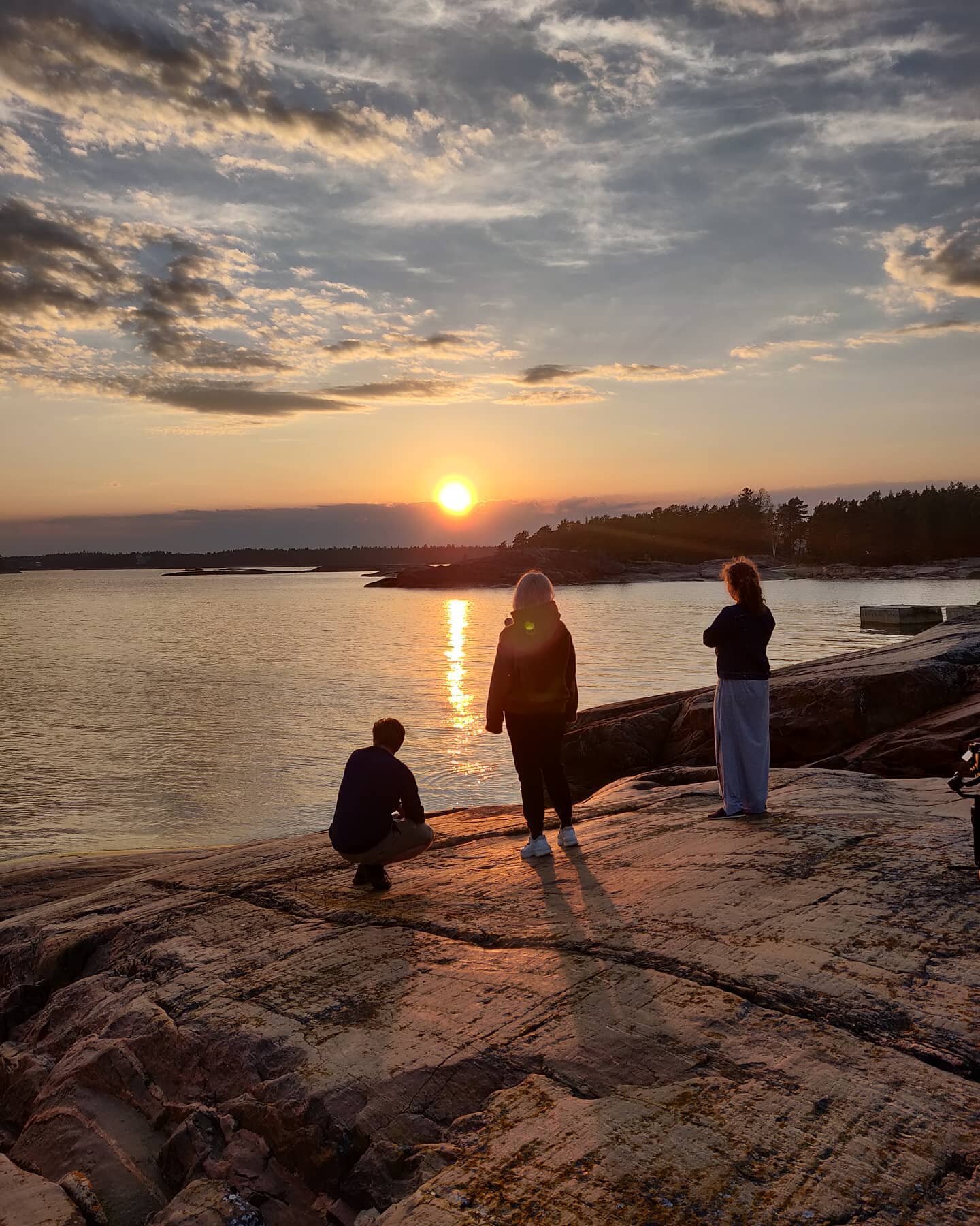 What a beautiful sunset and day. I wish I  could show all of the amazing pictures I took with my brand new drone. Unfortunately it decided to leave me and go for a swim. Please let me know if you see it. 
/Zimon