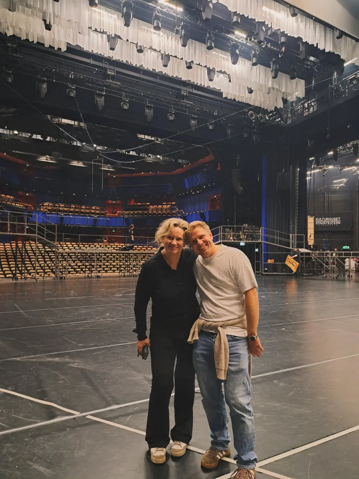 Nopea lomareissu Tukholmaan viime viikolla. Ohjelmassa mm Lonely Together n&auml;ytelm&auml;, joka on rakennettu Aviciin musiikin ymp&auml;rille. Suosittelen l&auml;mpim&auml;sti.😊

Roligt att tr&auml;ffa syrran och bekanta sig med hennes arbetsplat