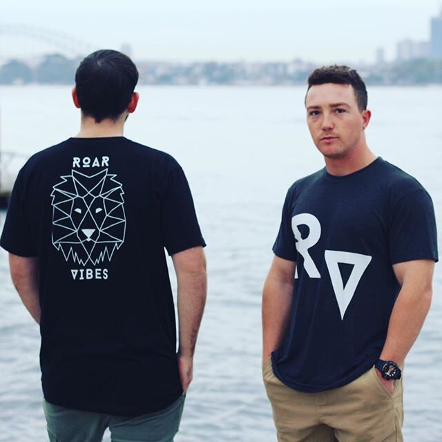 When you and your friend are arguing but also doing a photo shoot together... jks 🤣🤣❤️
.
Be sure to wear your Roar Vibes gear and keep spreading the positivity as much as you can!
.
Check out our entire range on our website Link in Bio - www.roarvi