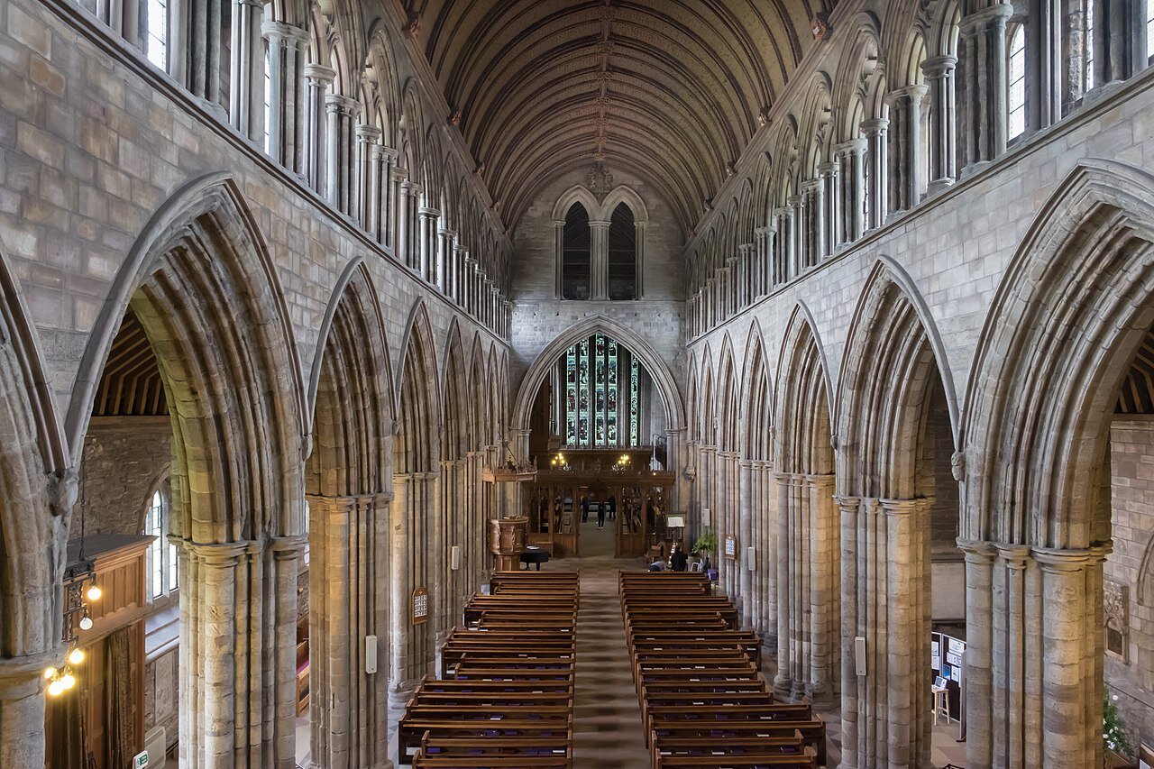 1280px-Dunblane_Cathedral_interior_2017.jpg