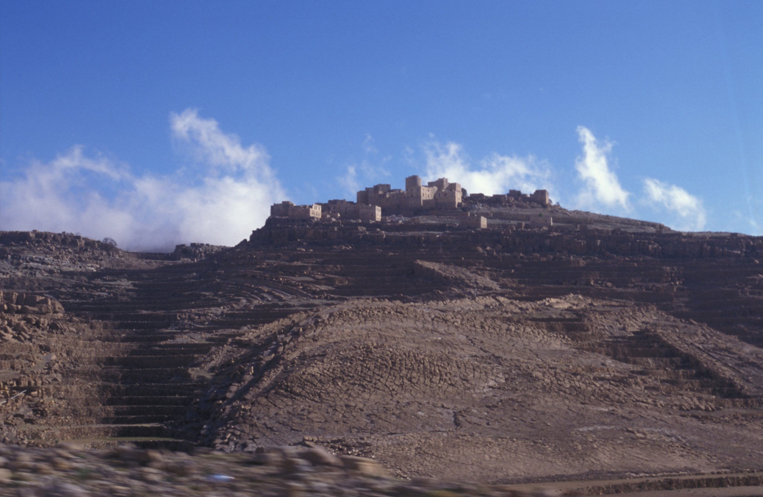Yemen_mud hill town_MikeTonkin.jpg