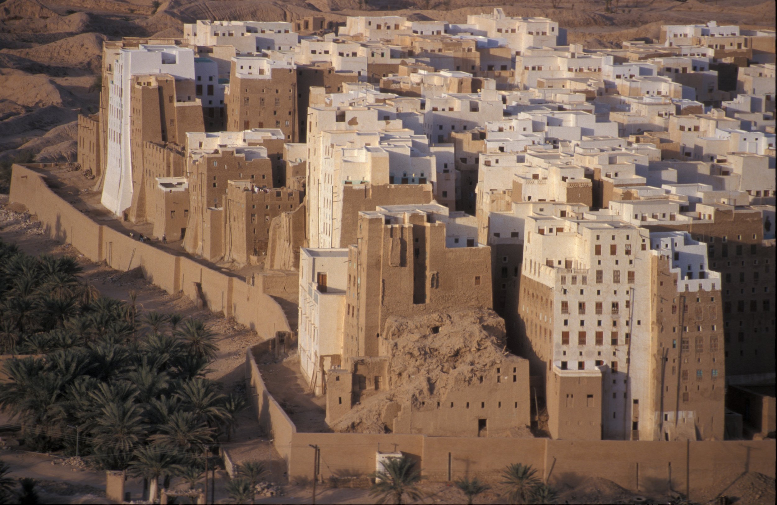 Yemen_shibam corner 2_MikeTonkin.jpg