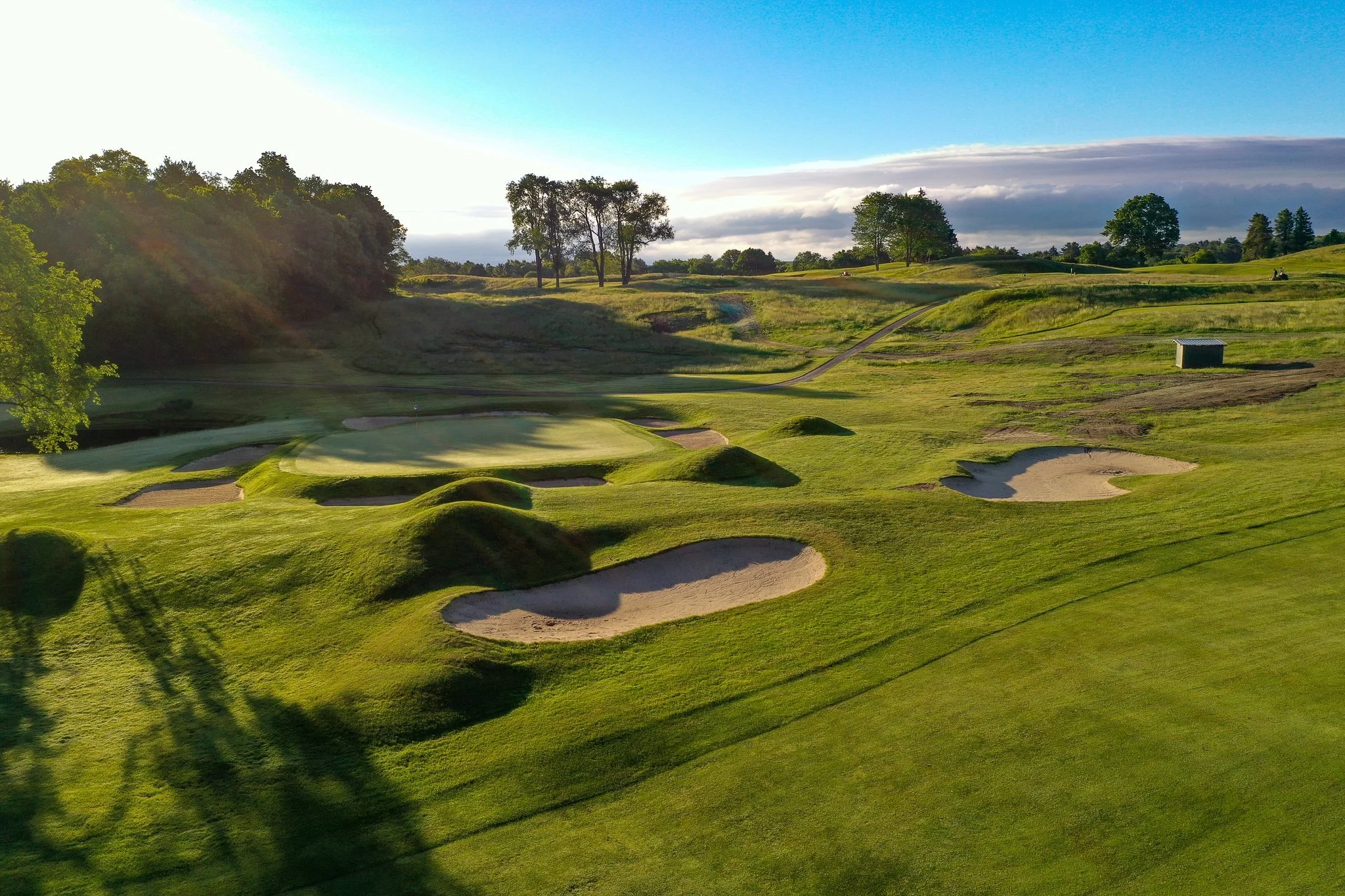 #6+Mounds+behind_+Old+7+up++the+hill.jpg