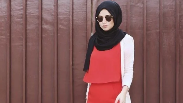 header_image_jumpsuit-for-hijab-style-fustany-ar.jpg