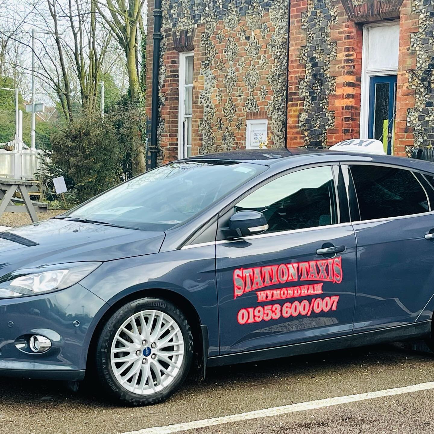 One of our vehicles all clean again and ready for pick up. #covid_19 #safetyfirst #ppe #taxi #wymondhamnorfolk