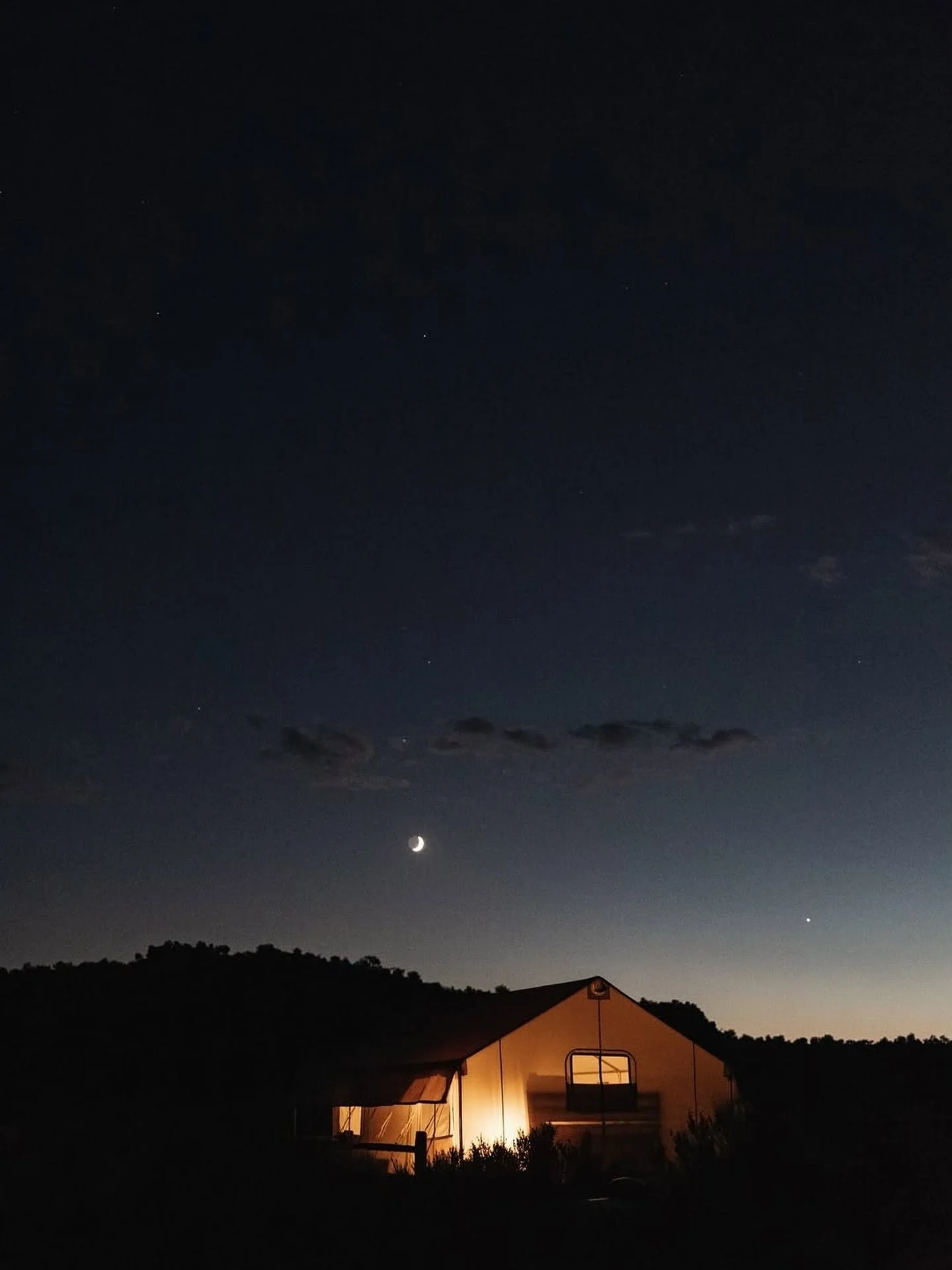 One year ago with @root_river_goddess ❤️⛺️🤠

Our biggest pro-tip? Check the moon calendar before you book. Seriously. 

If you&rsquo;re chasing the Milky Way, come during a new moon.
If you&rsquo;re chasing the moon itself, plan for a full one.
If y