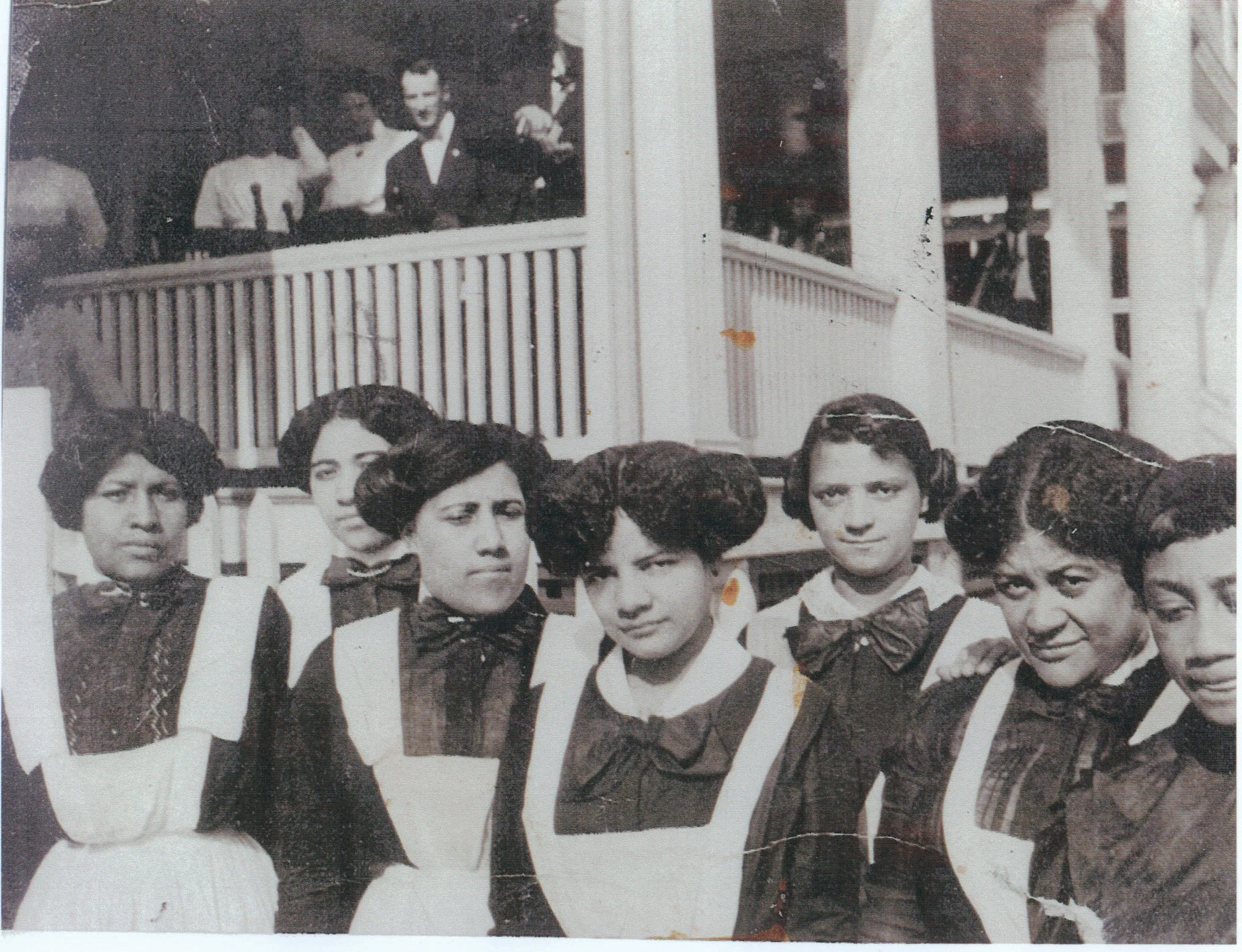 daughters of william h. brooks 2000pho0718.jpg