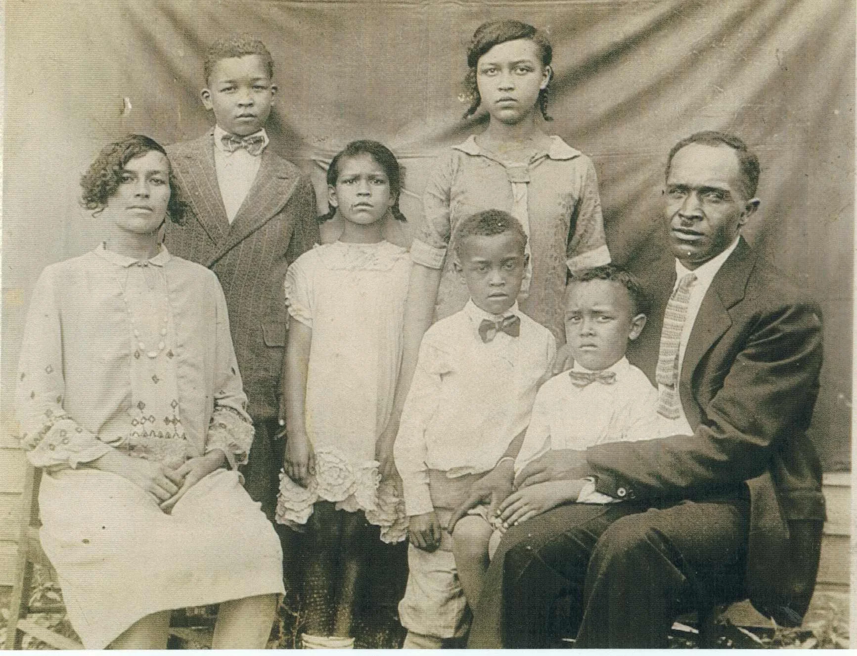 edward chloe family 2000pho0675.jpg