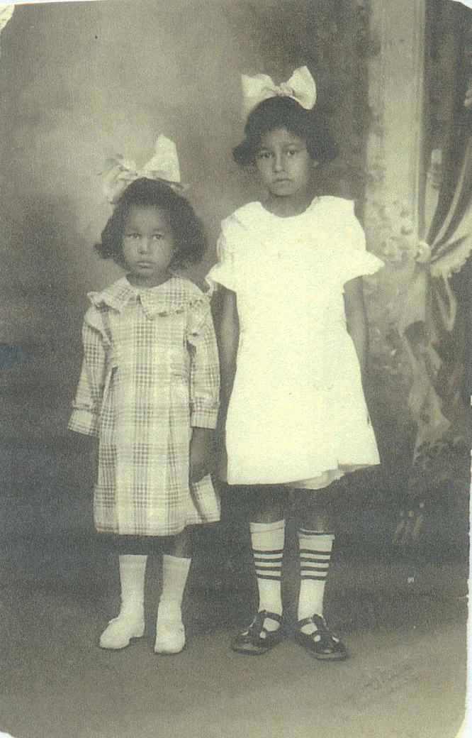 isadora and alice tackett 2000pho0663.jpg