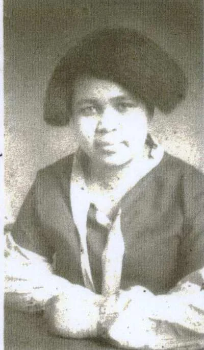 eva roberts pho01261.jpg
