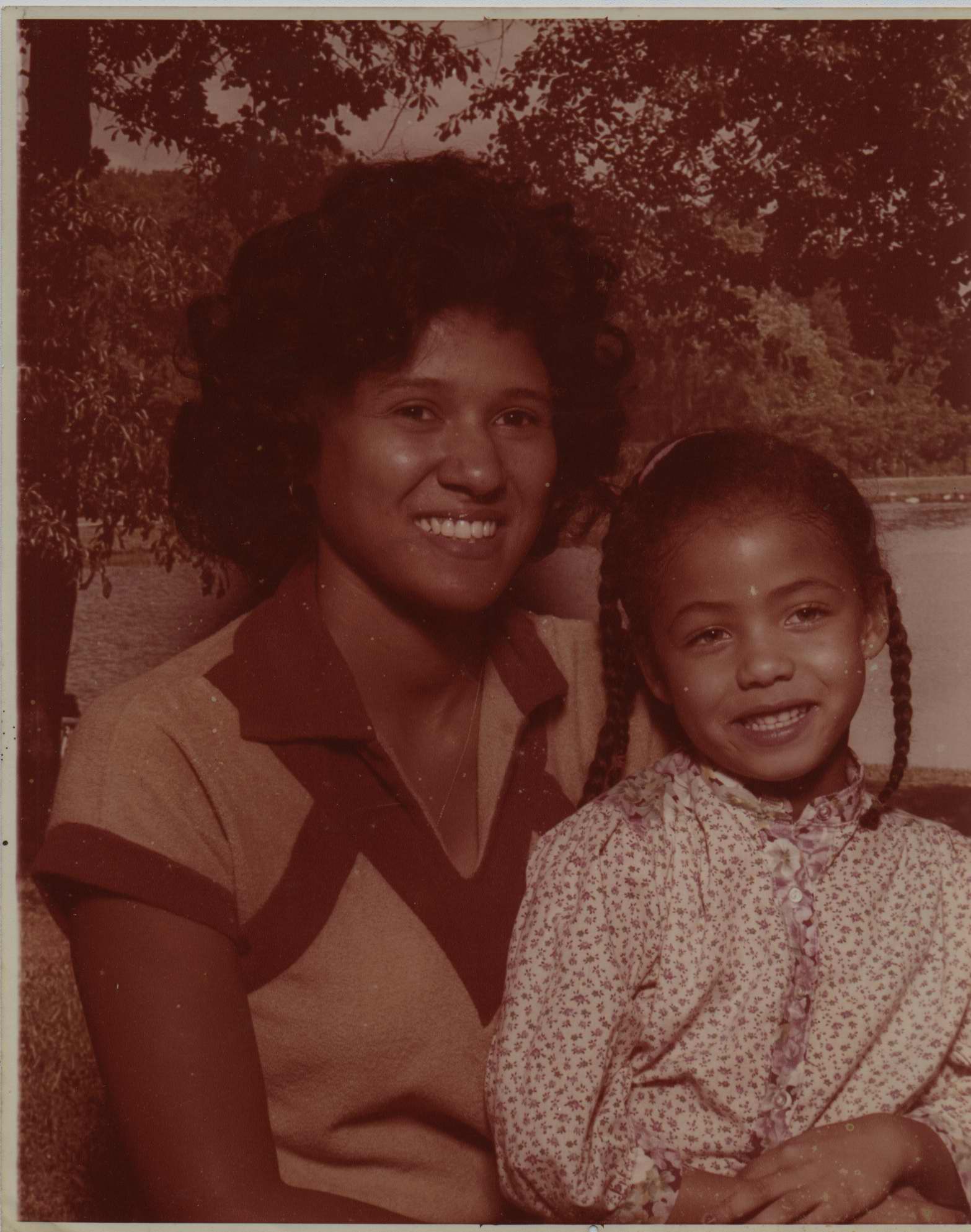 karen hughes white and ebonee davis sanders pho01579.jpg