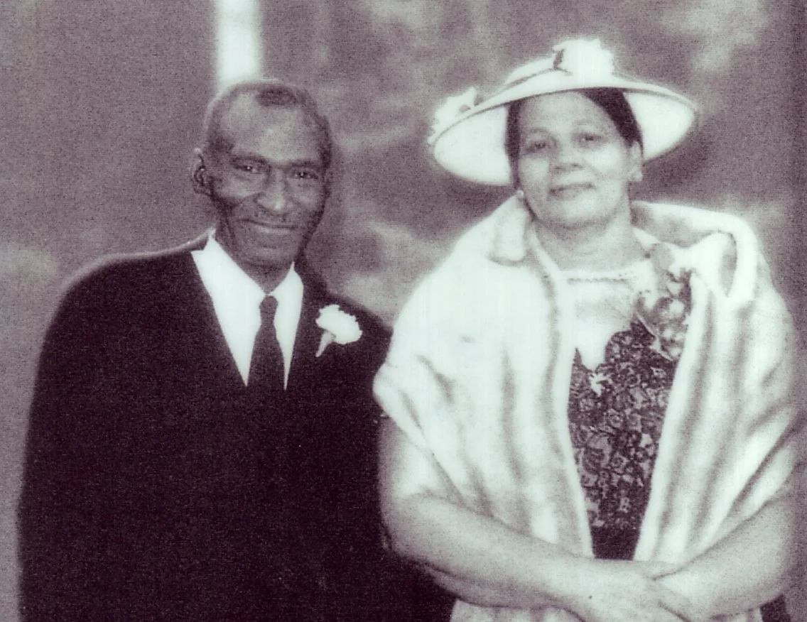 buster & nellie roberts pho02422.jpg