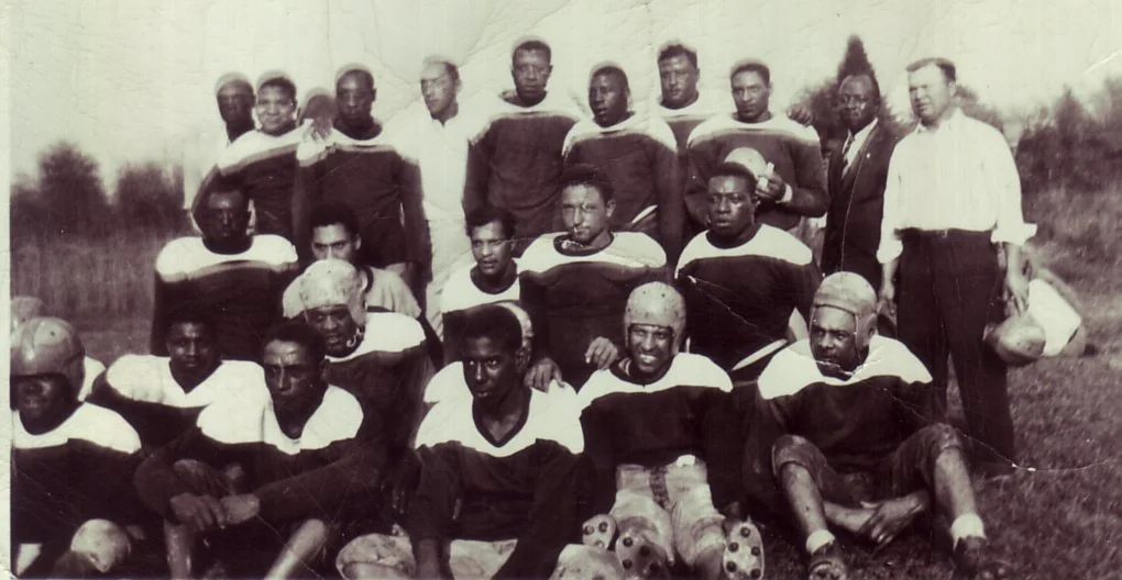1940 football team pho02381-1.jpg