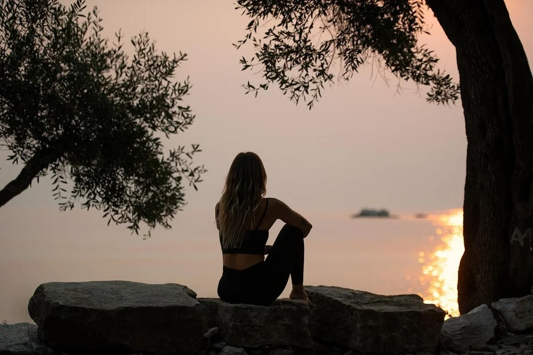 Nature's gift. ​​​​​​​​
The world hushes its hurried pace.​​​​​​​​
And a serene stillness settles. ​​​​​​​​
​​​​​​​​
In these moments, time seems to slow down, allowing the mind to find repose and the spirit to reconnect with its inner harmony.​​​​​​