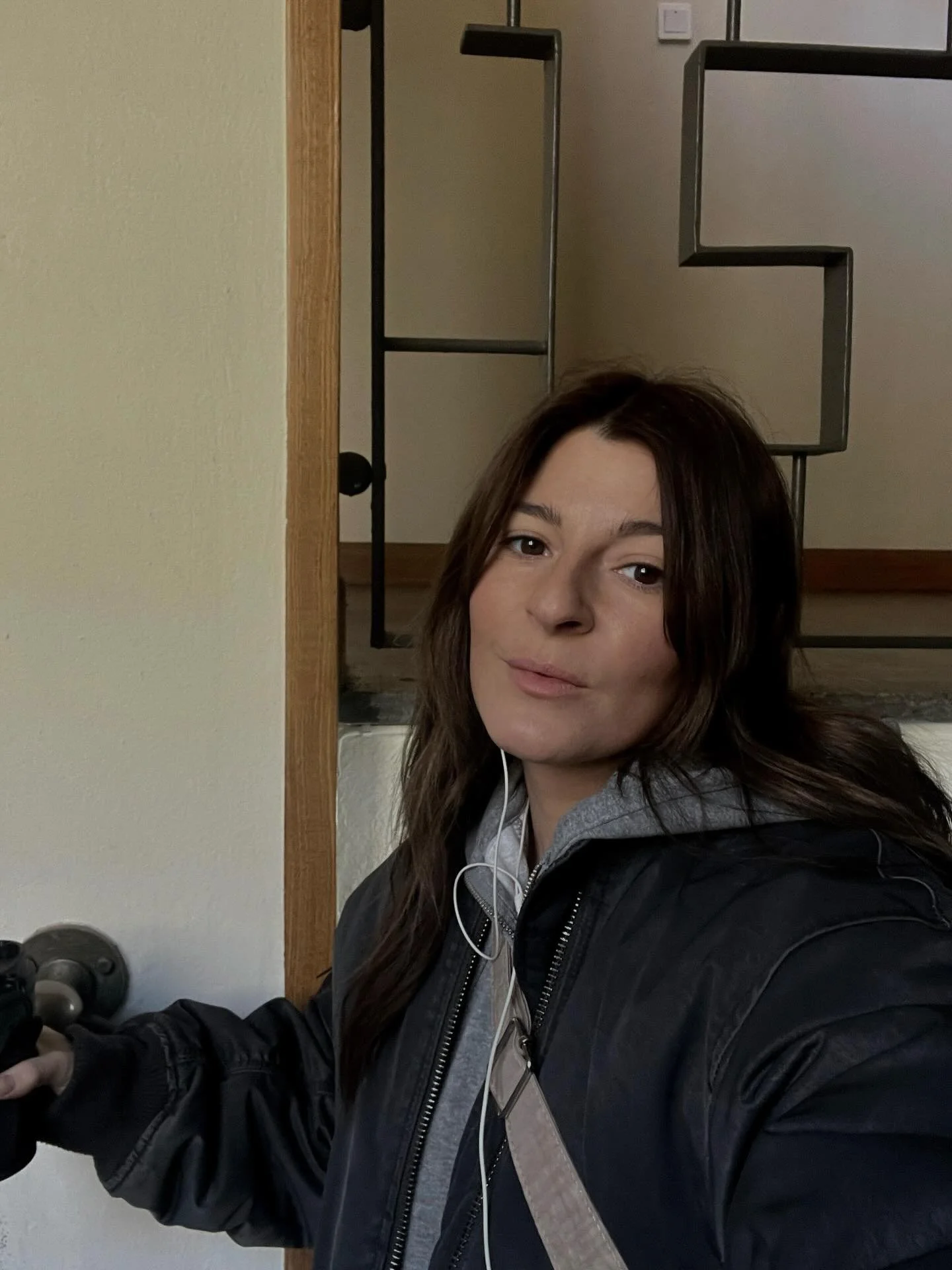 P&aring; den senaste tiden har jag haft m&aring;nga samtal och jag k&auml;nner s&aring; mycket v&auml;rme f&ouml;r mina klienter. 

Tillsammans r&ouml;r vi oss mot klarhet, insikt och n&auml;rvaro. Vi &ouml;var p&aring; att skapa distans till v&aring