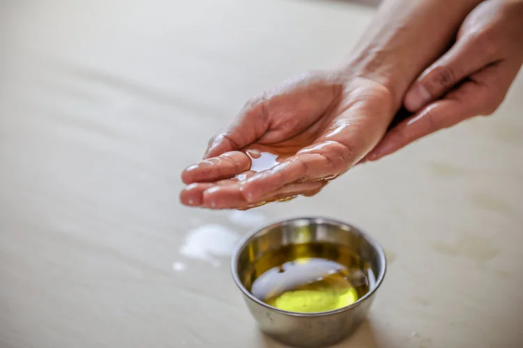 Vishuddha Basti - Throat Chakra &amp; Thyroid Treatment