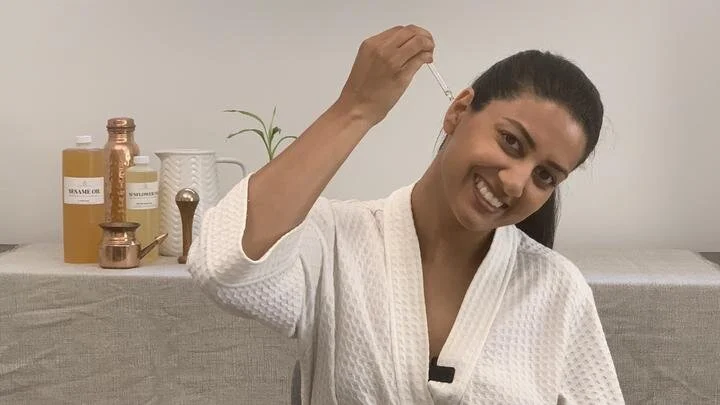 Cleanse the ears to pacify Vata