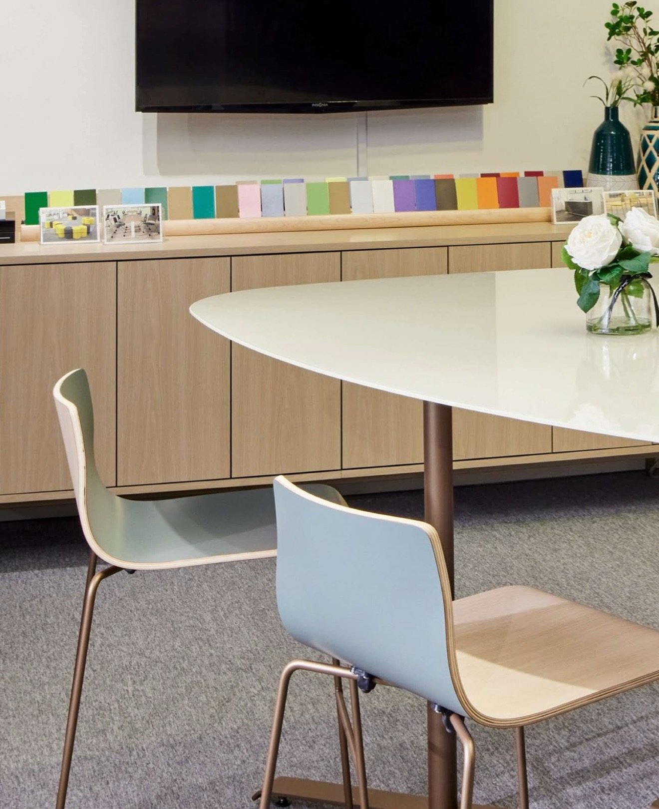 Customization is at the heart of @specfurniture! Their NeoCon showroom was filled with design inspo, from new color combos to showing off what customization + care looks like. We love the Spec way: furniture done right, with delight ☺️

#specfurnitur