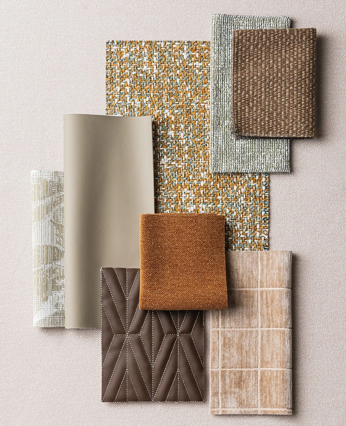 Fall fabrics create warm feelings and cozy atmospheres 🍂

#beyondesign #brentanofabrics #fallvibes #textiledesign #moderntextiles