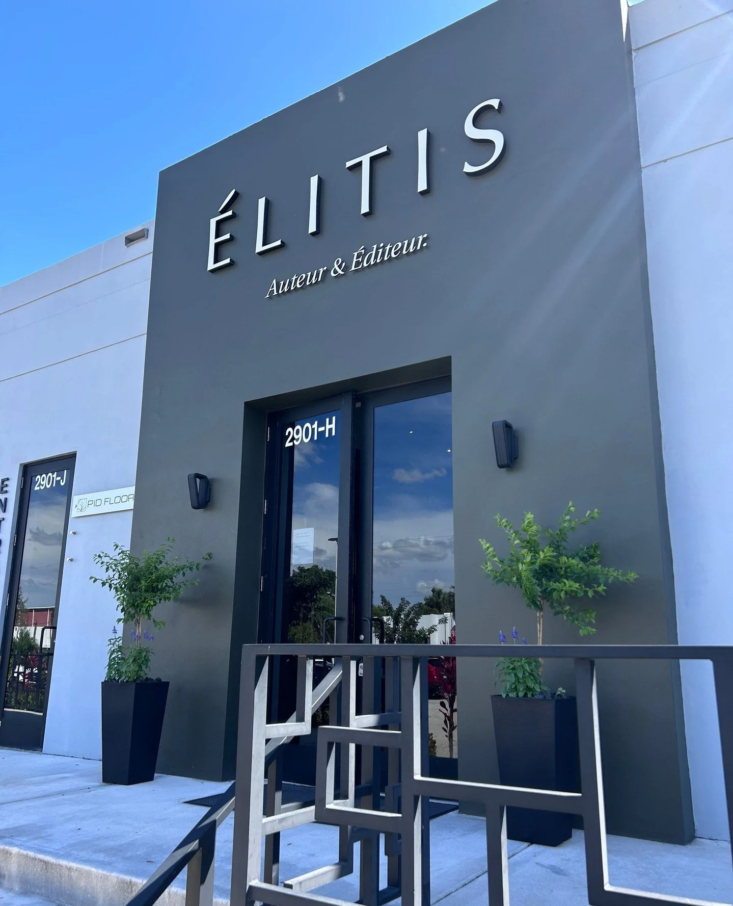 Behind the scenes at Elitis's Miami showroom📍💃🏻