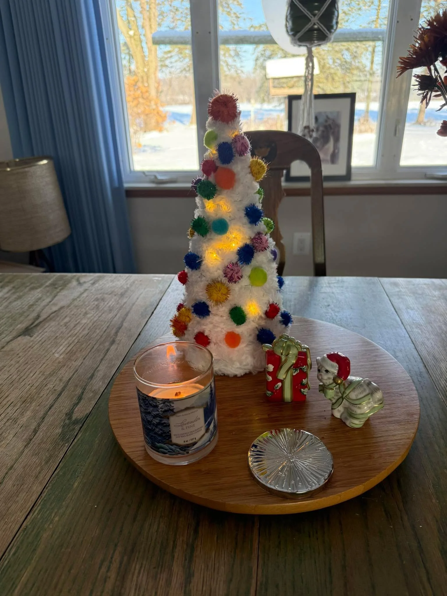 Spoonie pals! (Or medial friends!) has your skin ever REFUSED to let adhesives stay on? Like you have anti-stick skin? A friend of mine and her nurses could use some insight/advice if you have it! Because they can&rsquo;t keep her Pic Line taped down