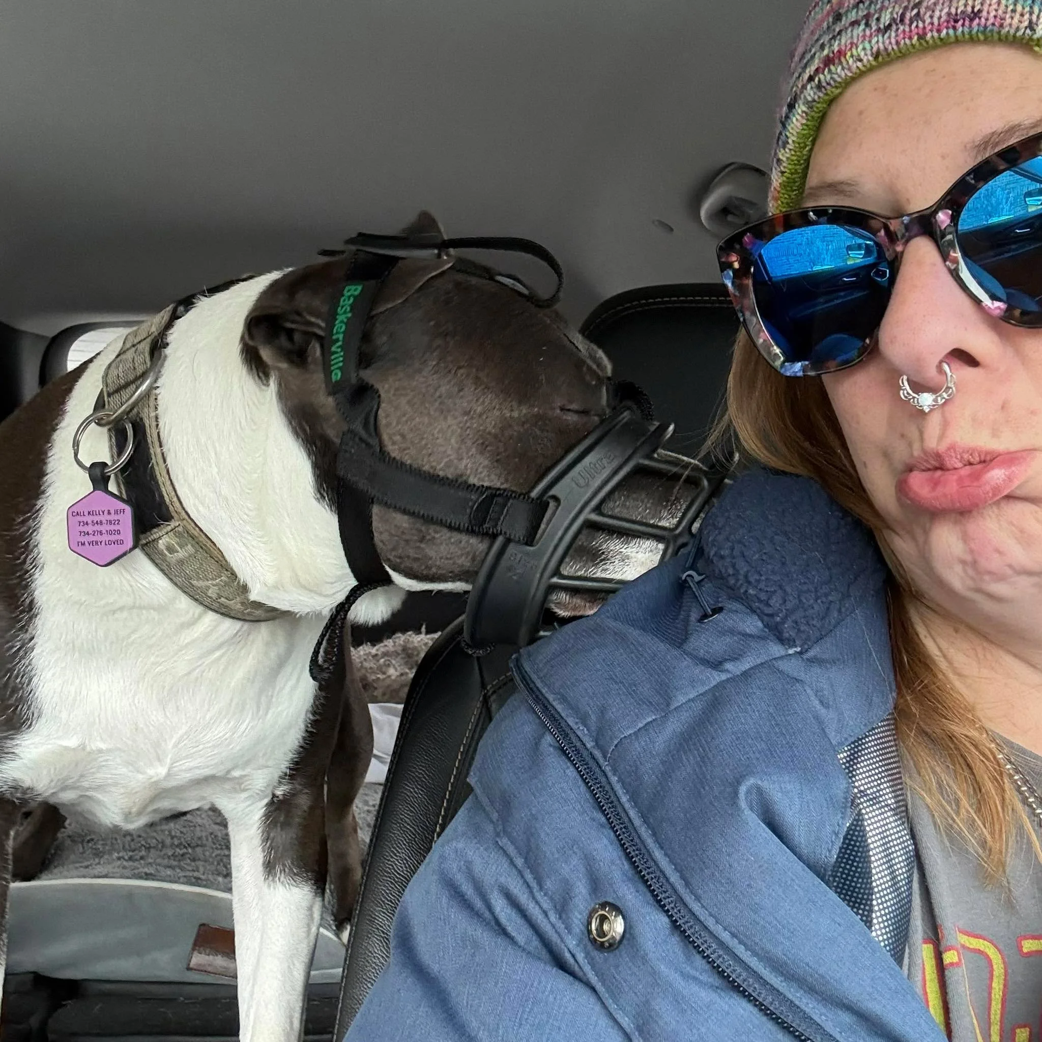 She fave planted into me and didn&rsquo;t want to move and I was trying to help fix her ear strap 😆😆 it&rsquo;s a morning