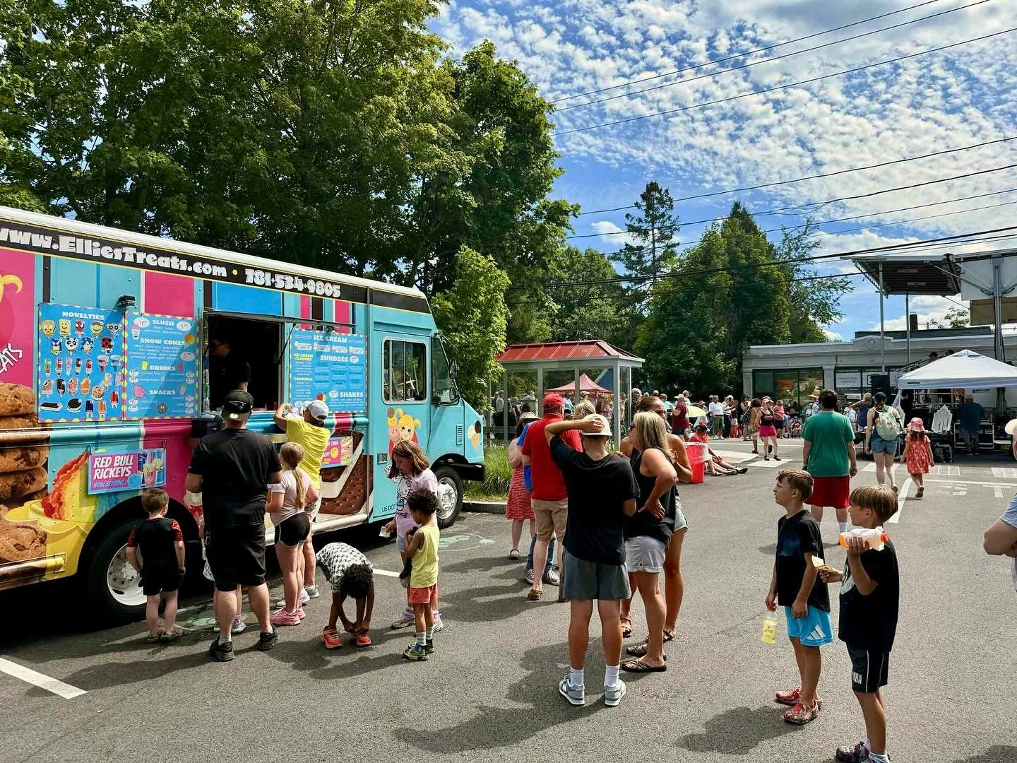 Our big blue truck has last minute availability this week! 😮 

➡️ Friday 7/25
➡️ Sunday 7/27

Send us a message if you&rsquo;re interested!! ✨