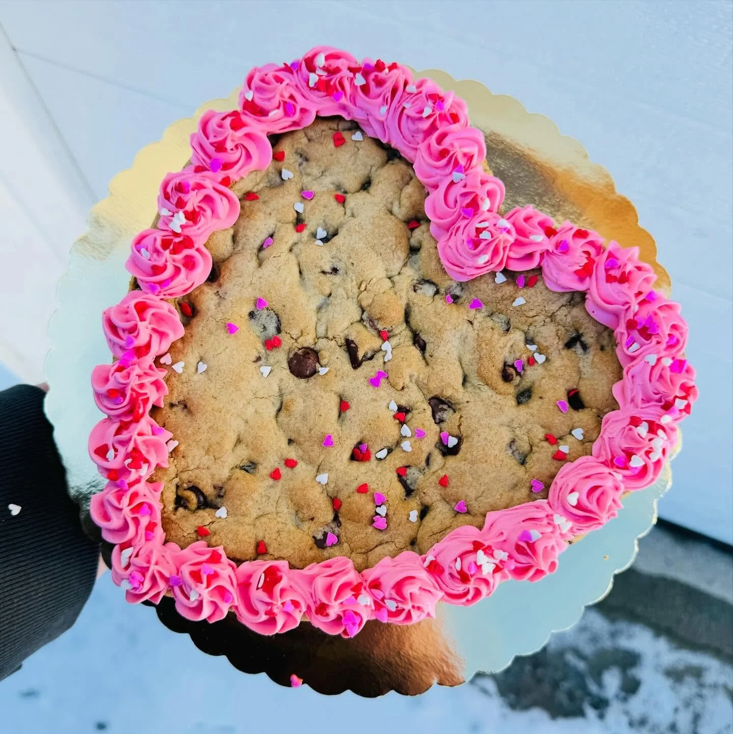 Our Valentine&rsquo;s Day menu is NOW LIVE! 💕 Delivery available all over the South Shore or easy pick up in Abington! We all know someone who LOVES ice cream, right? ➡️✨ www.ElliesTreats.com