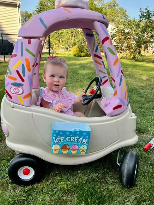 The CUTEST pictures from an ice cream truck themed birthday bash we had the pleasure of helping with this summer! 😍😍 Can it get any cuter than this?! 

🔥 We are still booking parties &amp; events on our trucks &mdash; and delivery/pick up is also 