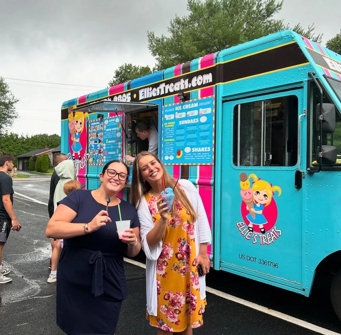 Our schedules are filling quickly! 👀 
www.ElliesTreats.com