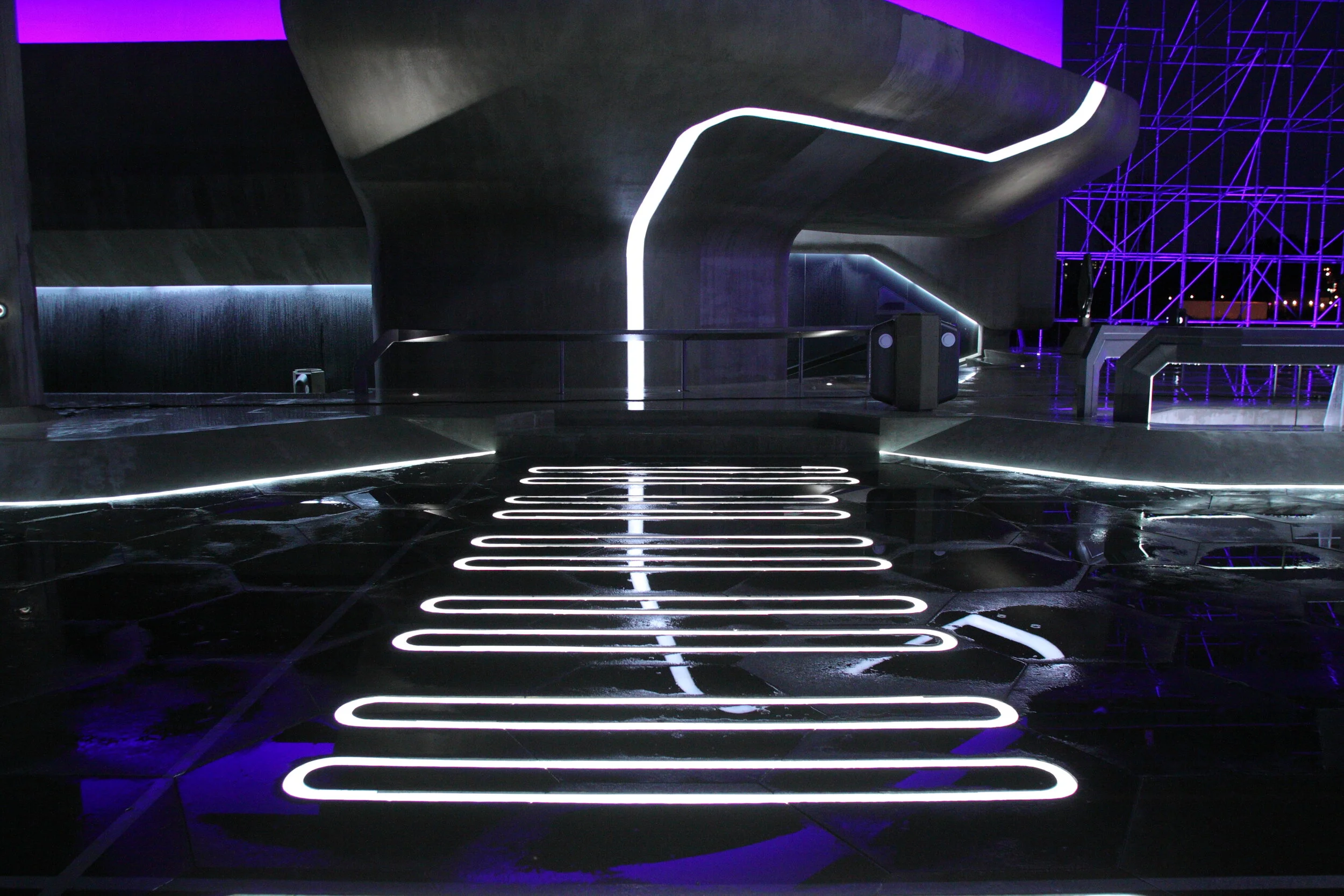  So many believed that all Tron world besides some interior sets were CG only. We actually built a block and a half of Tron streets. Keep in mind the lighting in the floor meant the whole set was built on a riser. Also this was built in Vancouver whi