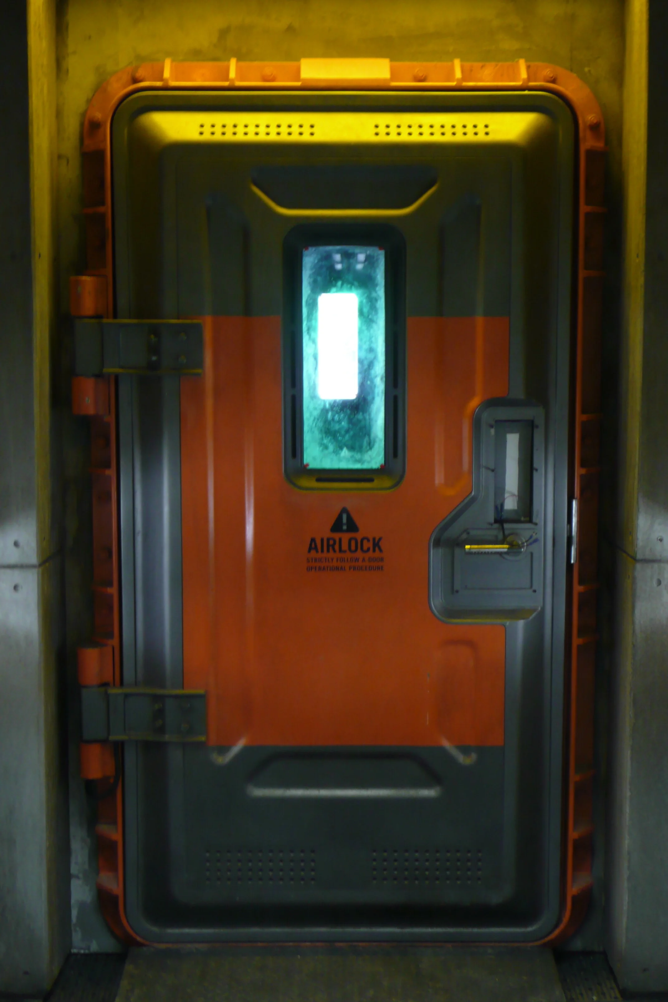  Those who know me understand my thoughts of science fiction doors. I feel it maybe the most important element in a sci-fi set, as it is the first and last element you see. If unsuccessful it can ruin one’s perspective of the environment. I asked to 