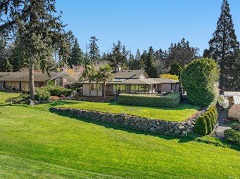 573 Cherry Ave NE, Bainbridge Island | $1,525,000