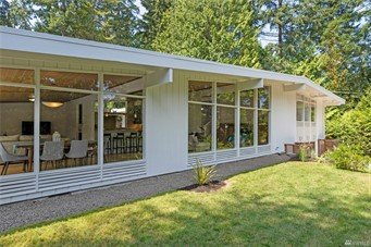 8975 Ferncliff Ave NE, Bainbridge Island | $1,065,000