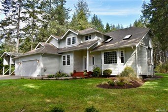 8648 Cherry Orchard Ln NE, Bainbridge Island | $1,005,000