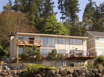 10043 NE South Beach Dr, Bainbridge Island | $960,000