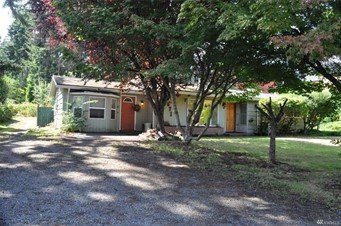 671 Madison Ave N, Bainbridge Island | $950,000