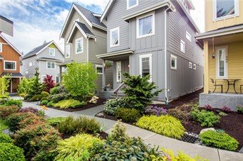 681 Wintersweet Rd NE, Bainbridge Island | $699,000