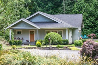 10566 NE Quiet Valley Ln, Bainbridge Island | $670,000