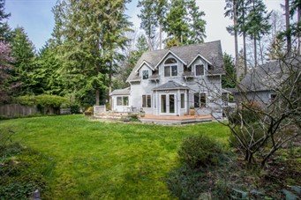 8479 Ferncliff Ave NE, Bainbridge Island | $490,000