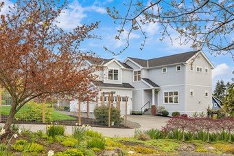 1815 Park View Dr NE, Bainbridge Island | $1,100,000