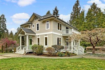 10521 NE Sunrise Bluff Ln, Bainbridge Island | $1,050,000