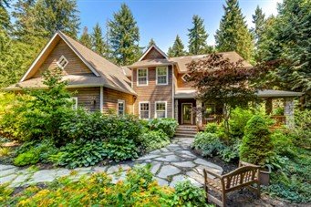 8342 NE Sumanee Pl, Bainbridge Island | $850,000