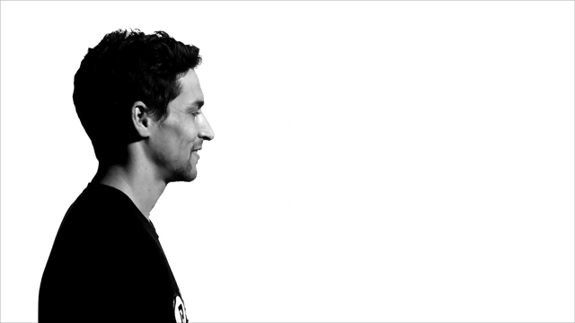New-Balance-Football---Blackout-Squad-Interview,-Jesús-Navas_01_OUTLINED_02.gif