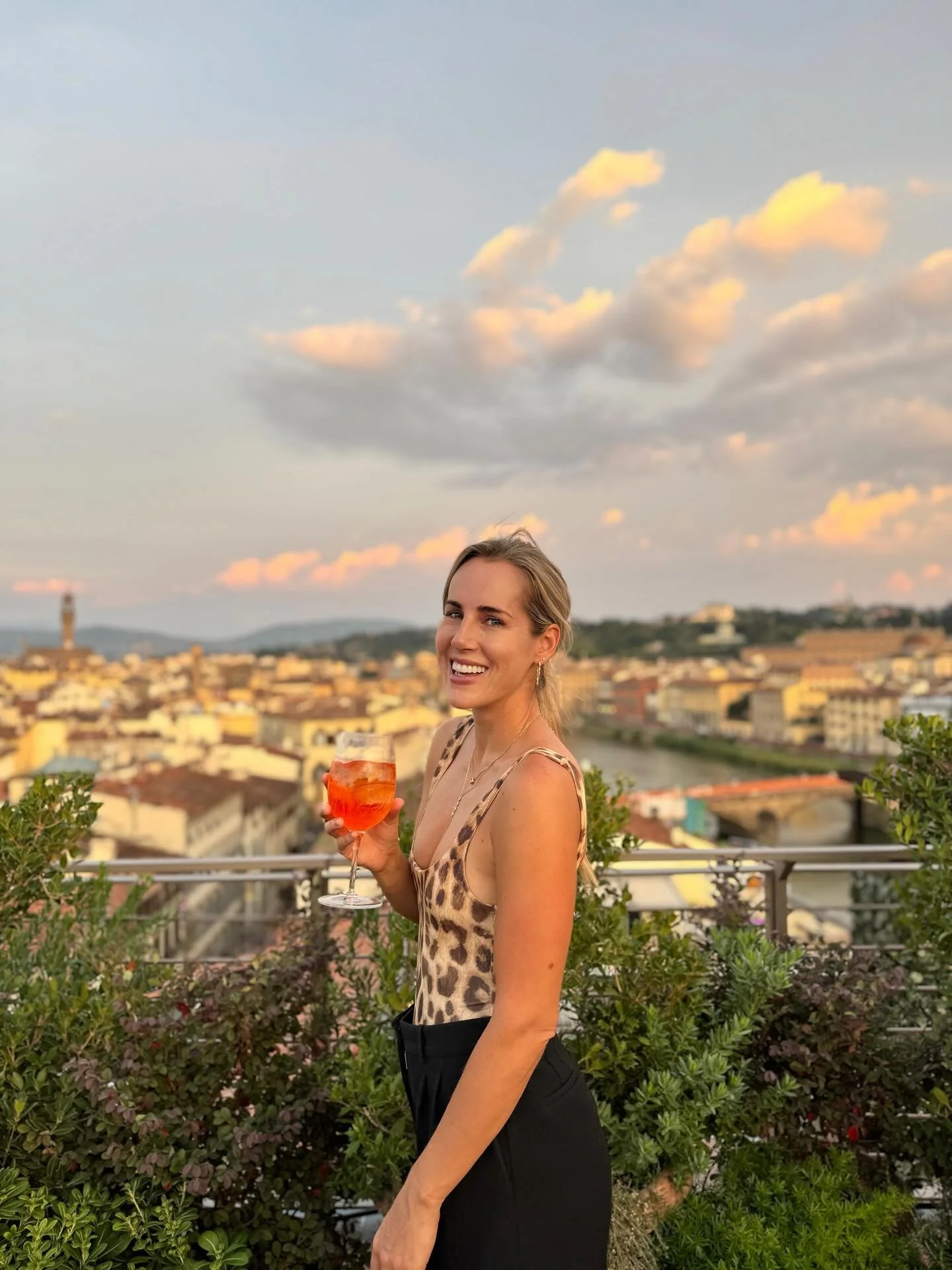 Still not preggers, so we went to Italy to drink ALL the wine and eat ALL the things 😎🍷🥩🧀

(Not pictured: Padel, a Tuscan villa, and an epic group of humans @gman_snaps brought together 💫💕)