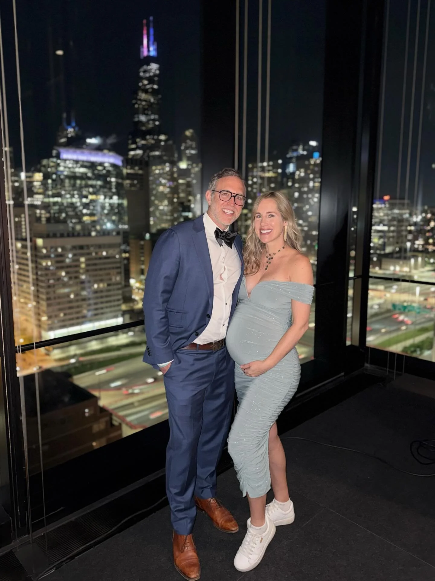 7 months and 23 ✈️&rsquo;s into pregnancy, heading home to to stay put&mdash;and hopefully get hit with this so-called &ldquo;nesting&rdquo; urge 🐣

(You still get it if your version of &ldquo;organization&rdquo; is little piles scattered all over t