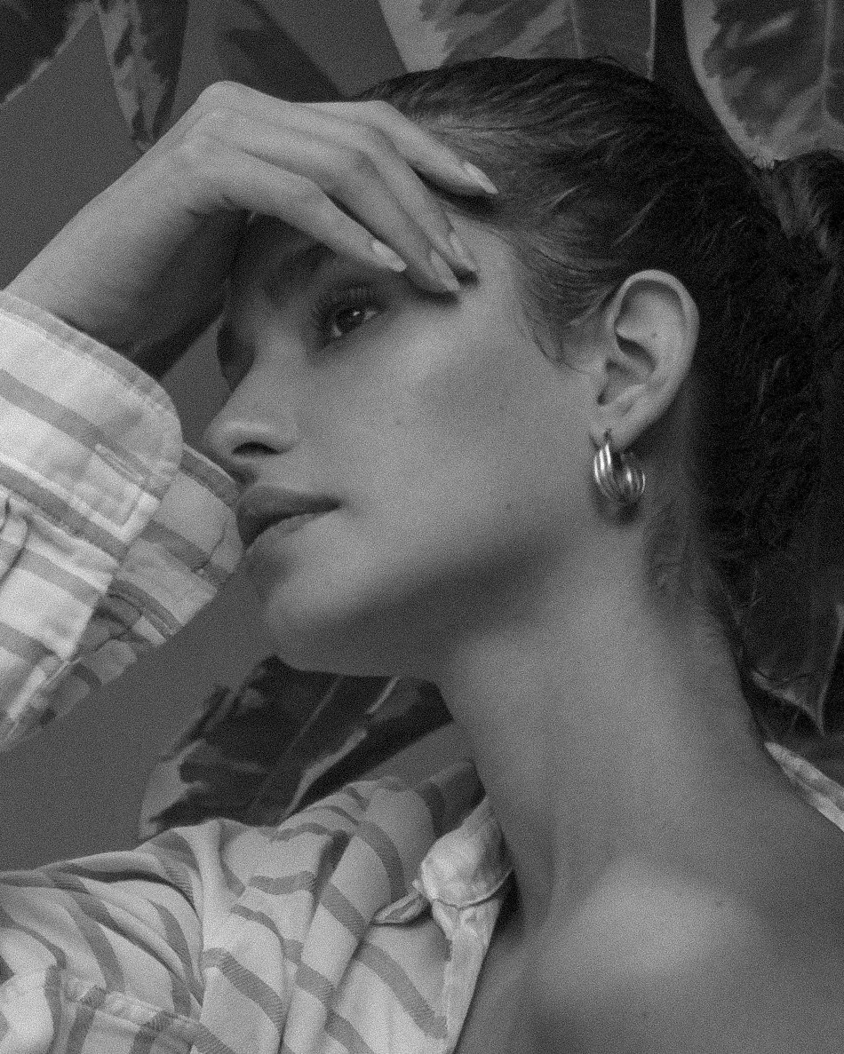 Hilda B&W portrait-1205_grain (ig3).jpg
