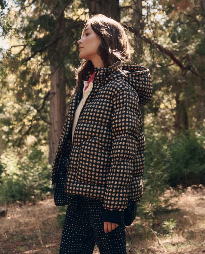 THE-GREAT-LOOK-16-THE-POLAR-PUFFER-BLACK-PAISLEY-THE-CAMPFIRE-PULLOVER-BLACK-DOT-0557_720x.webp