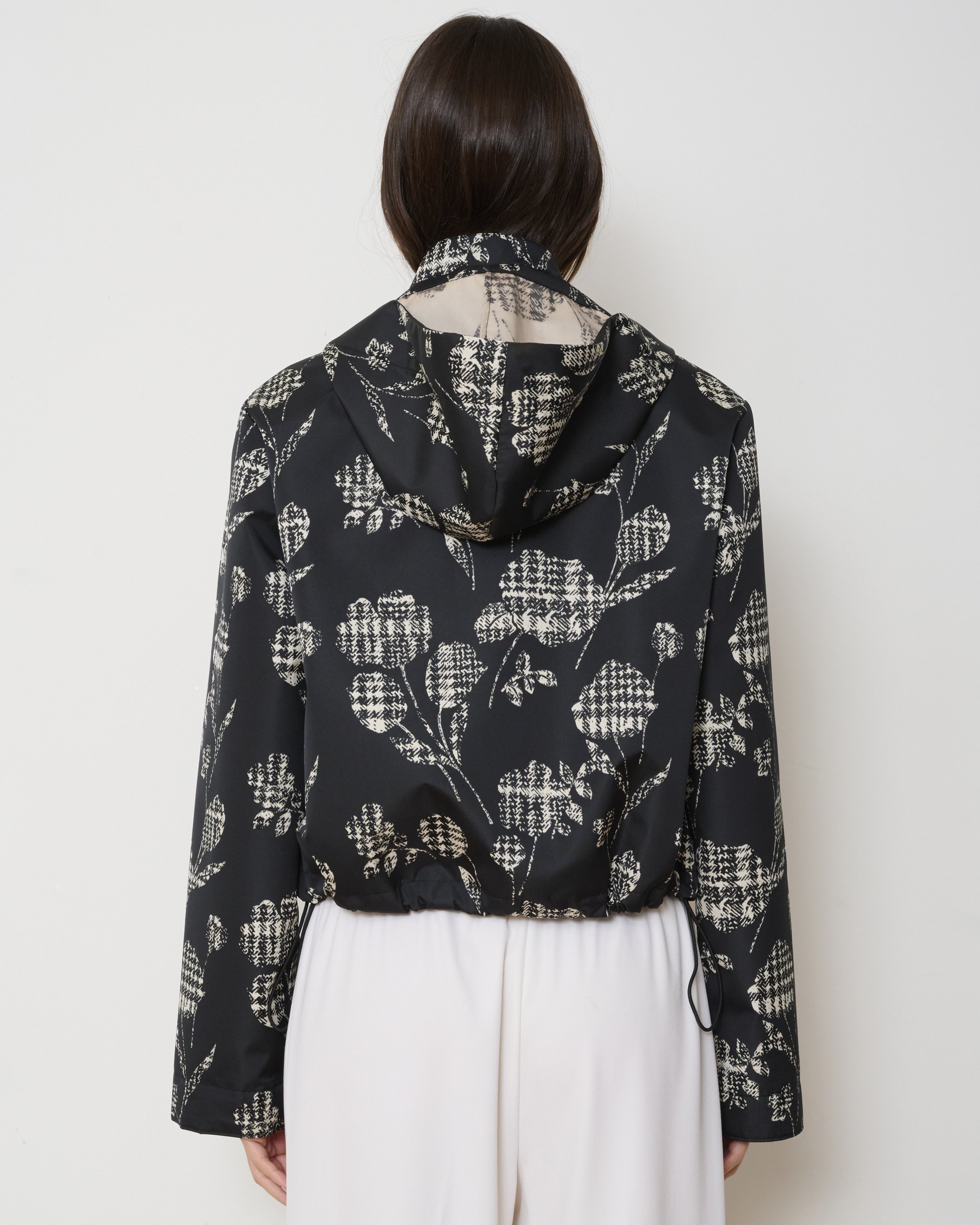 RJK0269-THE-UNDERGROUND-JACKET-003_BLACK-MULTI_LIFESTYLE-3.jpg
