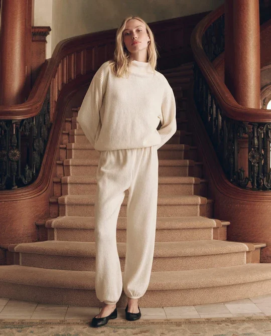 THE-GREAT-LOOK-44-THE-WAFFLE-MOCK-NECK-SWEATSHIRT-WASHED-WHITE-THE-WAFFLE-DANCE-PANT-WASHED-WHITE-4089_540x.webp